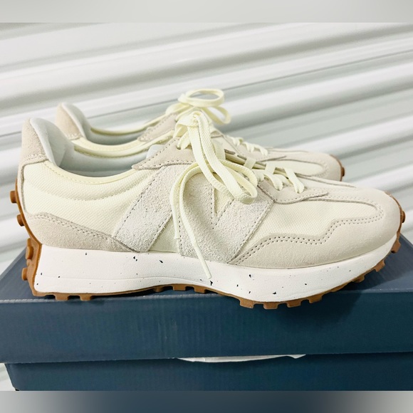 New Balance Women's Sneakers Shoes Casual White Cream Turtledove size 9.5 - Picture 11 of 11